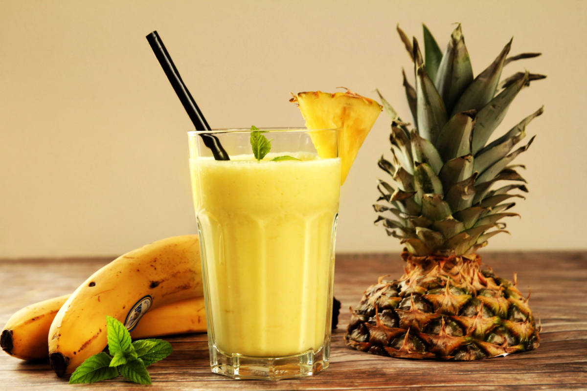 Image of pineapple and banana smoothie